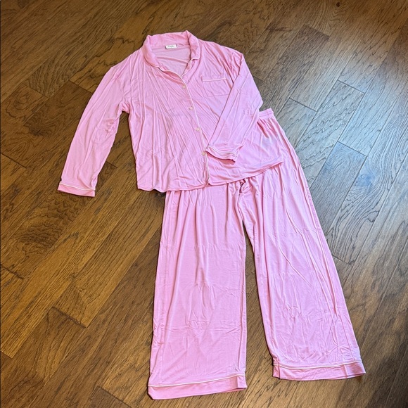 COMFRT Peony Pajama Set - Picture 3 of 10